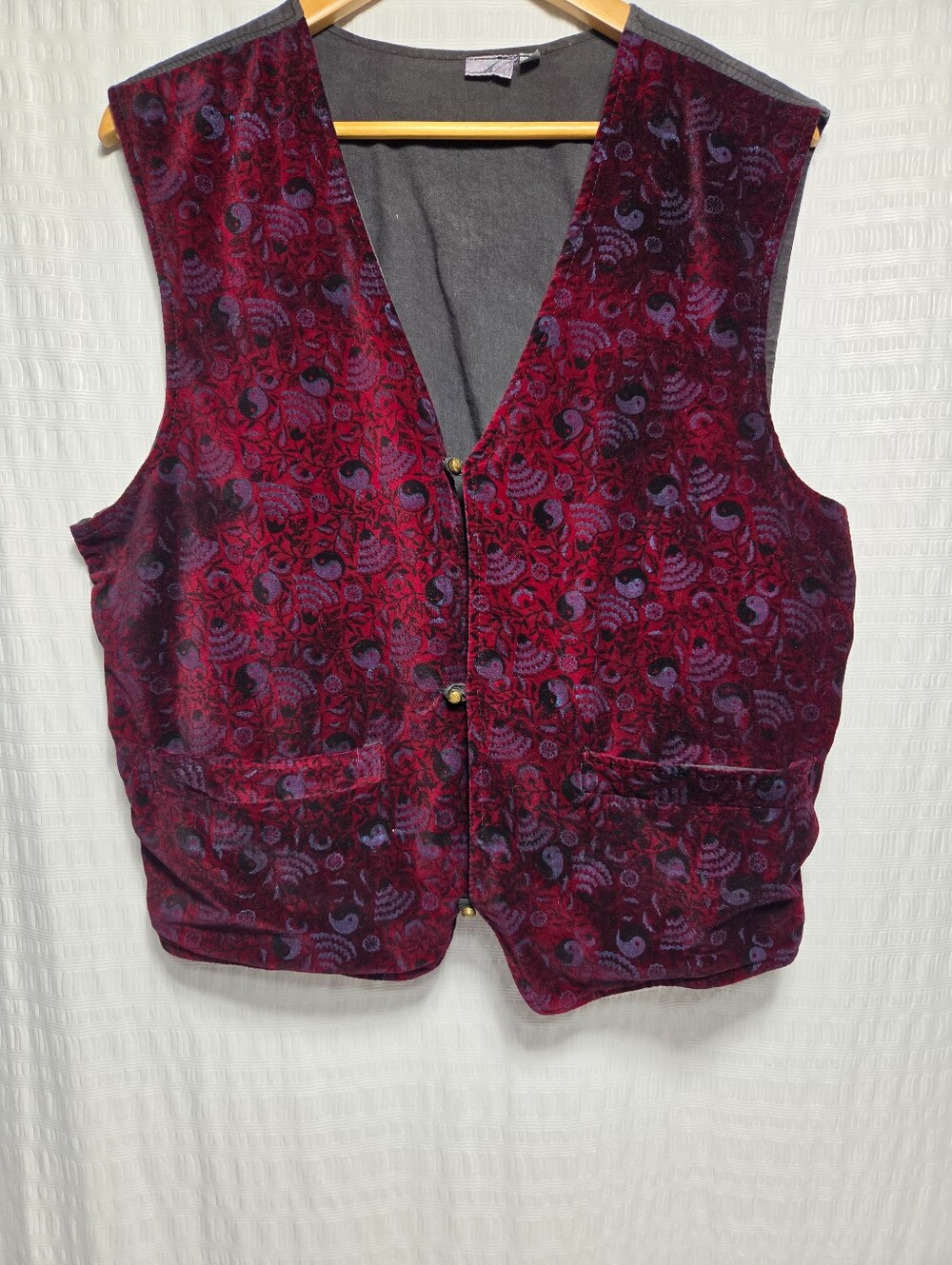 Vintage Men"s 90's Yin Yang Velvet Vest Red Burgundy Boho Grunge. Size L